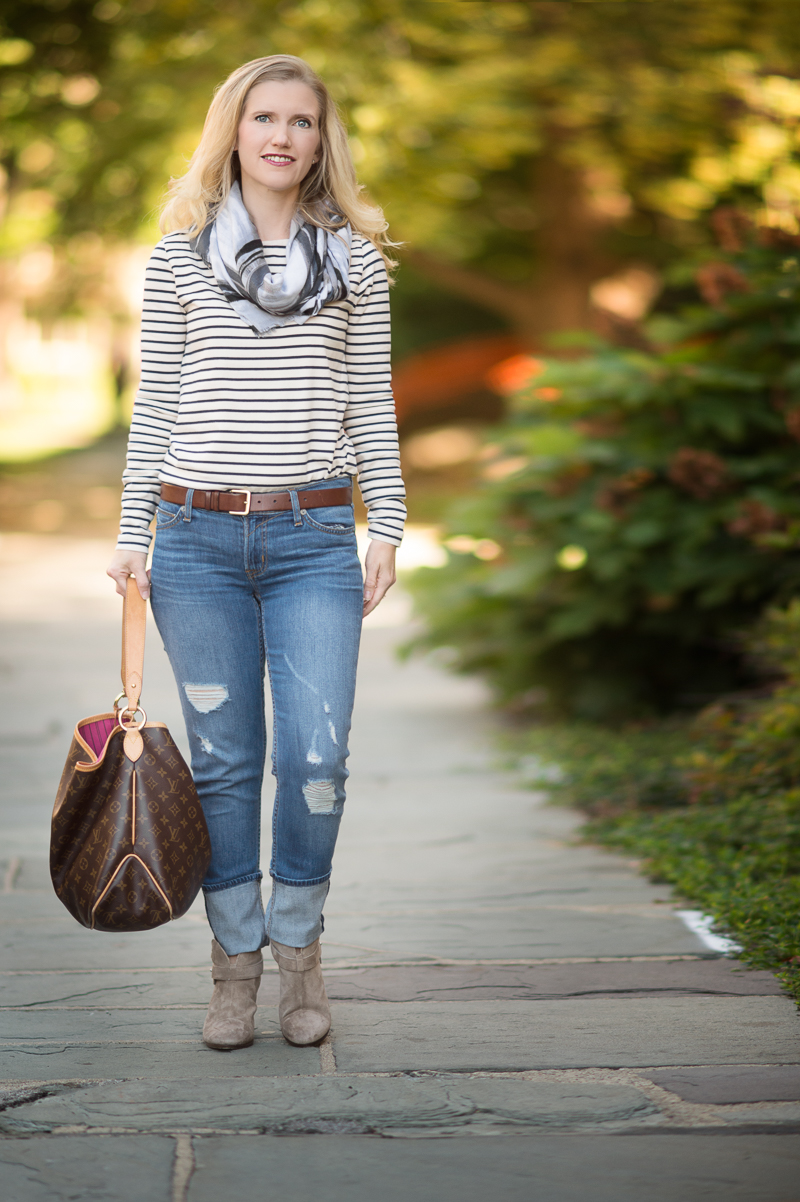Petite fashion and style | Plaid scarf | Click to read more...