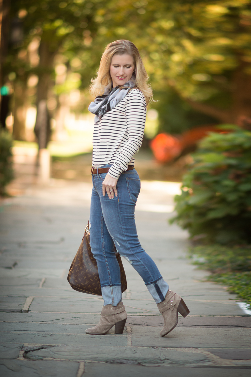 Petite fashion and style | Plaid scarf | Click to read more...