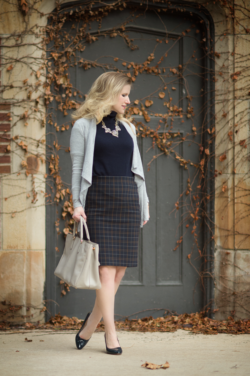Petite Style Blog | Ann Taylor Plaid Pencil Skirt | Baublebar Loretta Bib | Click to Read More...