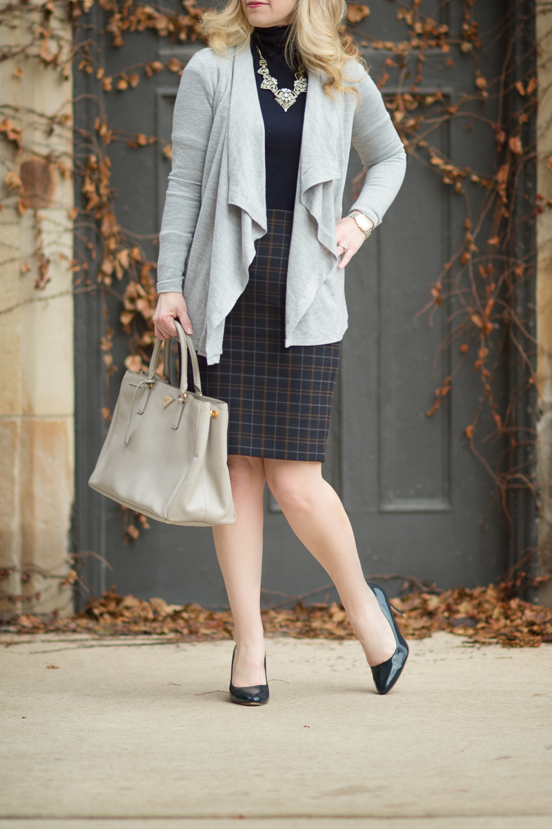 Petite Style Blog | Ann Taylor Plaid Pencil Skirt | Baublebar Loretta Bib | Click to Read More...