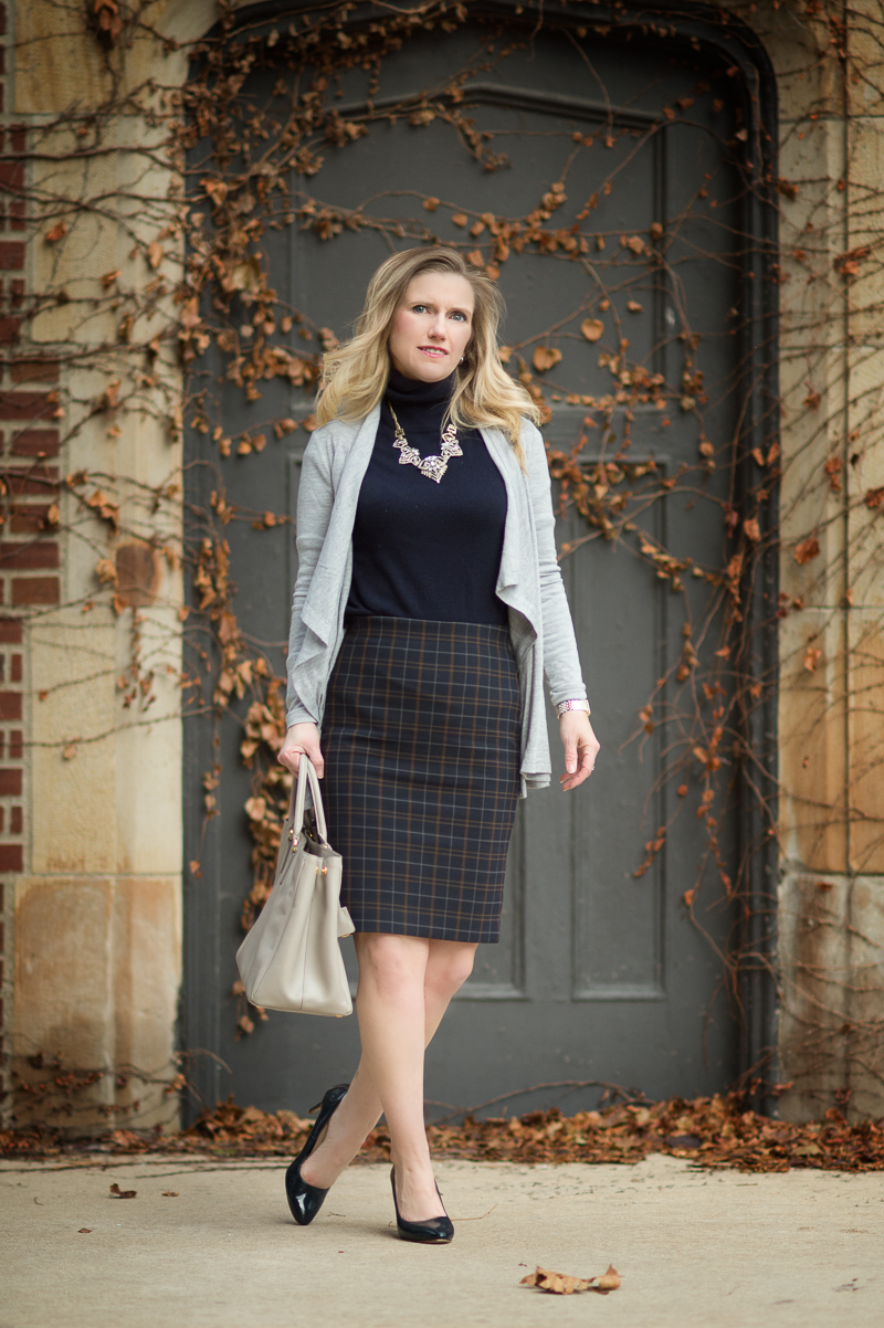 Petite Style Blog | Ann Taylor Plaid Pencil Skirt | Baublebar Loretta Bib | Click to Read More...