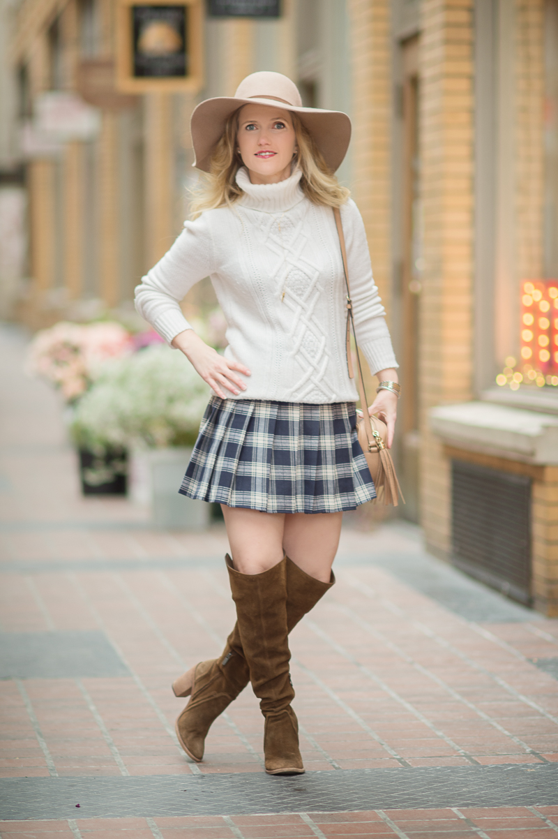 Petite Fashion and Style Blog | Romwe Navy Plaid Zipper Pleated Skirt | Click to Read More...