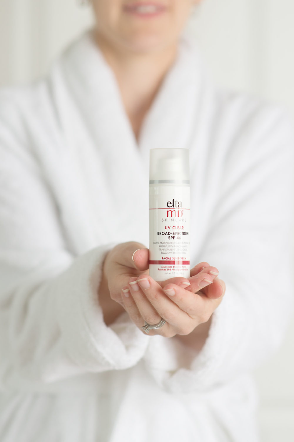Petite Fashion and Style Blog | Anti-aging tips for sensitive skin | Skinfix | Elta MD | Roc Retinol | Click to Read More...
