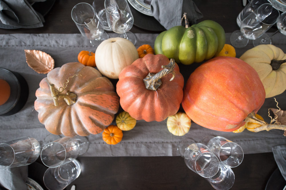Petite Fashion and Style Blog | Williams Sonoma In Home Consultation | Williams Sonoma Acorn Plates | Click to Read More... - Our Thanksgiving Tablescape with Williams Sonoma by popular Michigan style blogger The Blue Hydrangeas