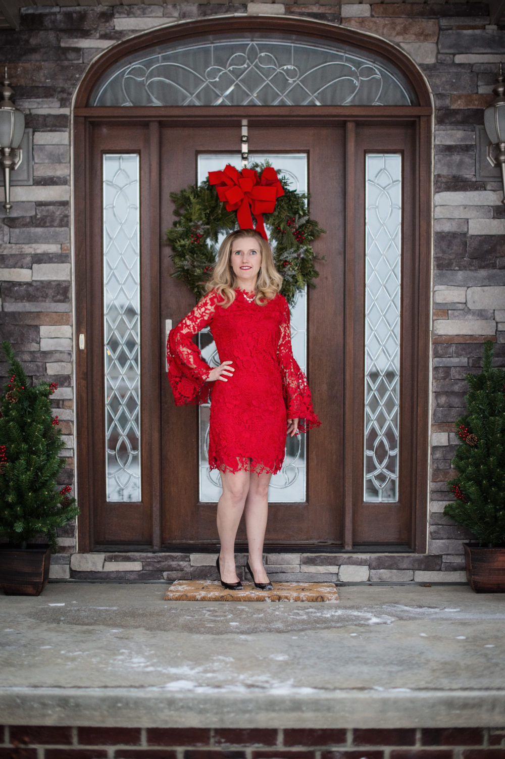 Petite Fashion and Style Blog | Christmas Decoration Inspiration | My Home for the Holidays | Flocked Christmas Tree | Click to Read More...