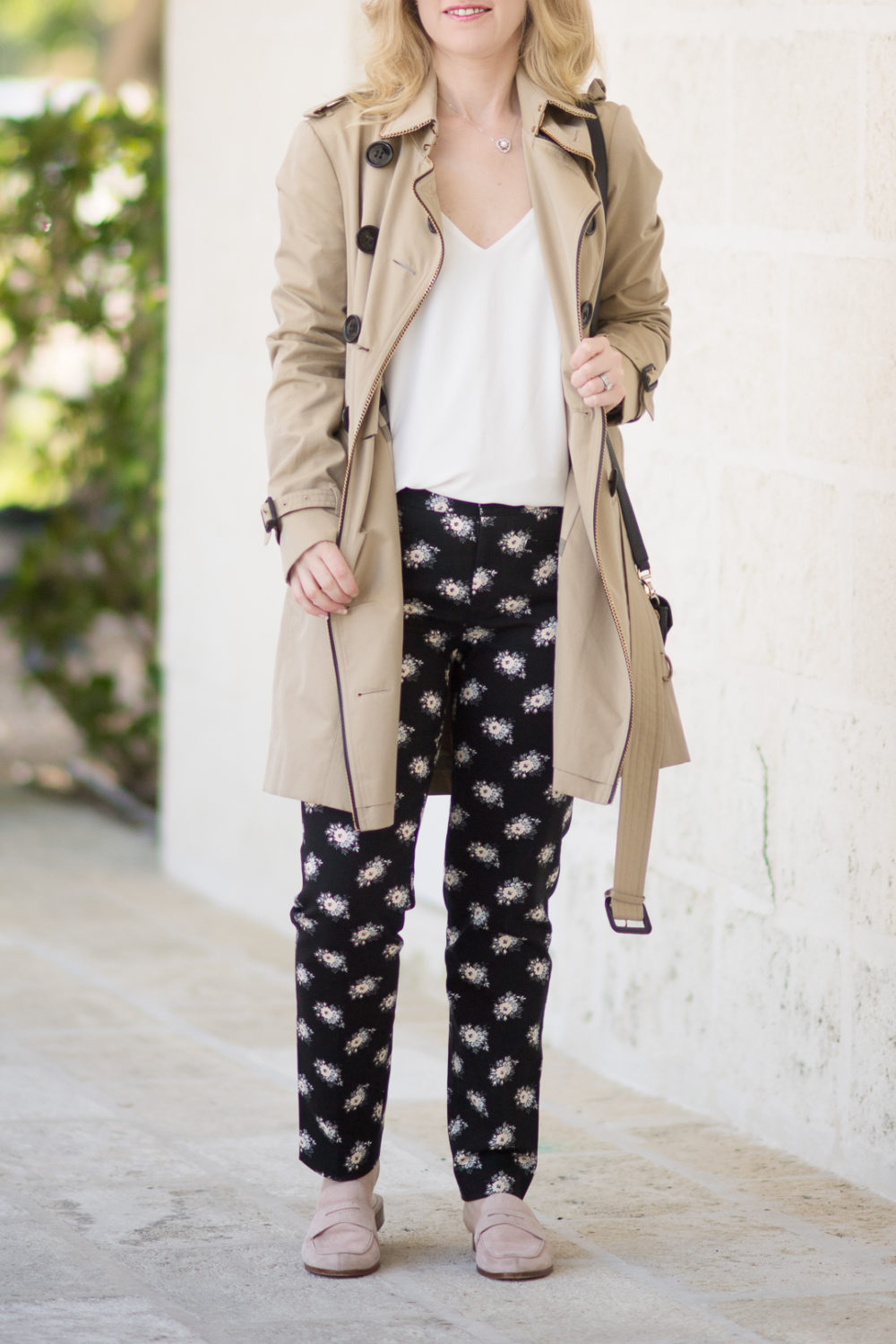 Petite Fashion and Style Blog | Fashion for Petite Women | Club Monaco Ali Crop Pant | Demellier London Mini Berlin Bag | Burberry Sandringham Trench Coat