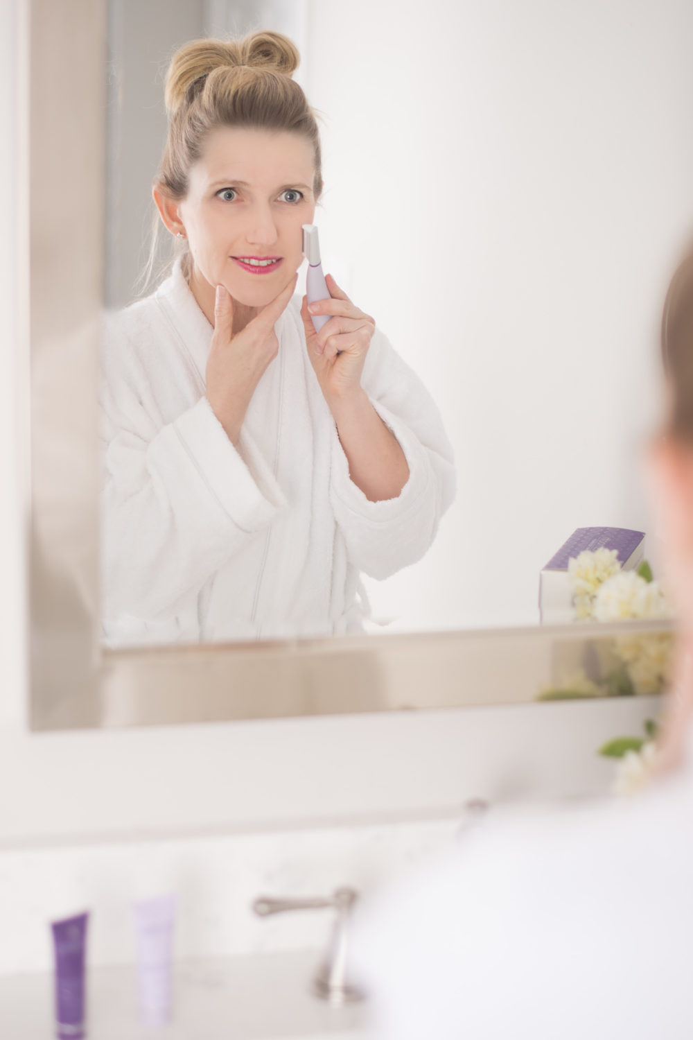 Petite Fashion and Style Blog | Michael Todd Beauty Sonicsmooth Dermaplaning System Review | Click to Read More...