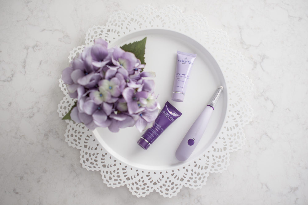 Petite Fashion and Style Blog | Michael Todd Beauty Sonicsmooth Dermaplaning System Review | Click to Read More...