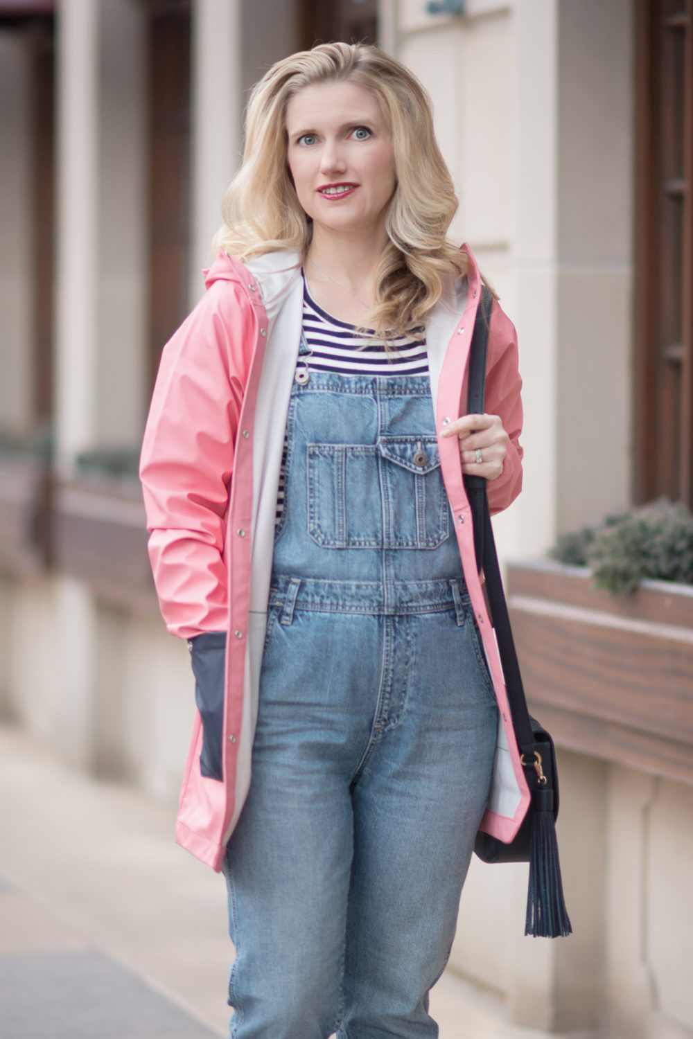Michigan Petite Fashion and Lifestyle Blog | AG Jeans Leah Overalls | Vionic Midi Perf Shoes | GiGi New York Jenni Bag