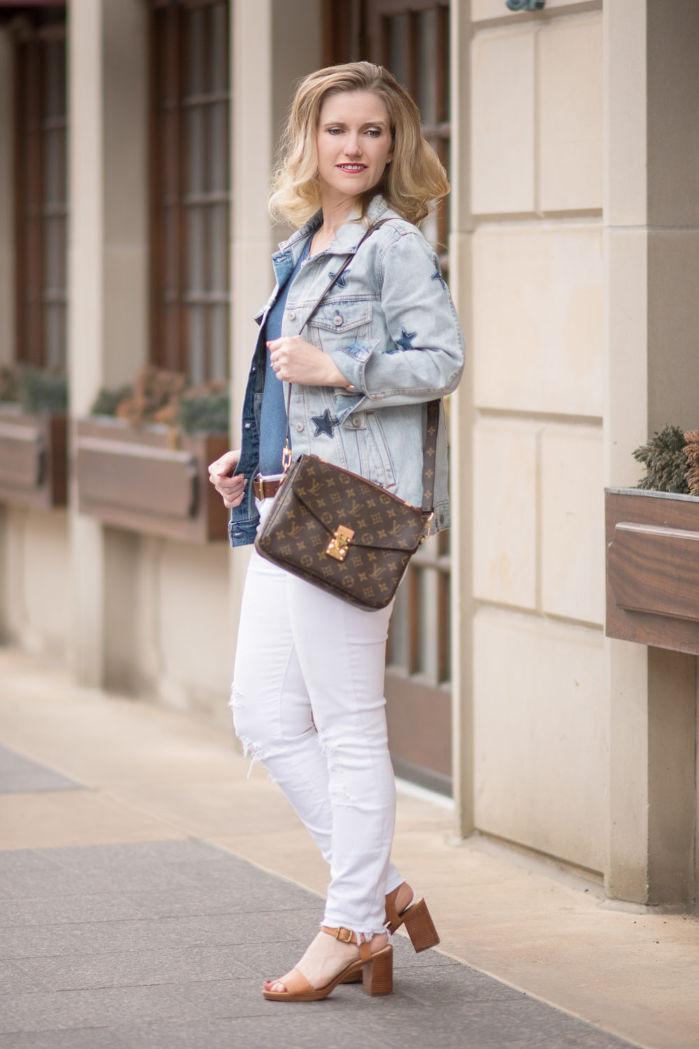 Michigan Petite Fashion and Lifestyle Blog | Amazon Daily Ritual T-shirts