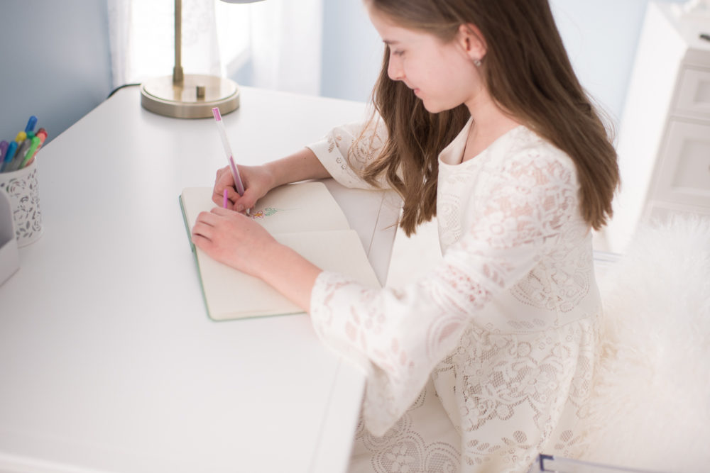 Petite Fashion and Style Blog | Serena and Lily Bedding | Serena and Lily Tropez Quilt