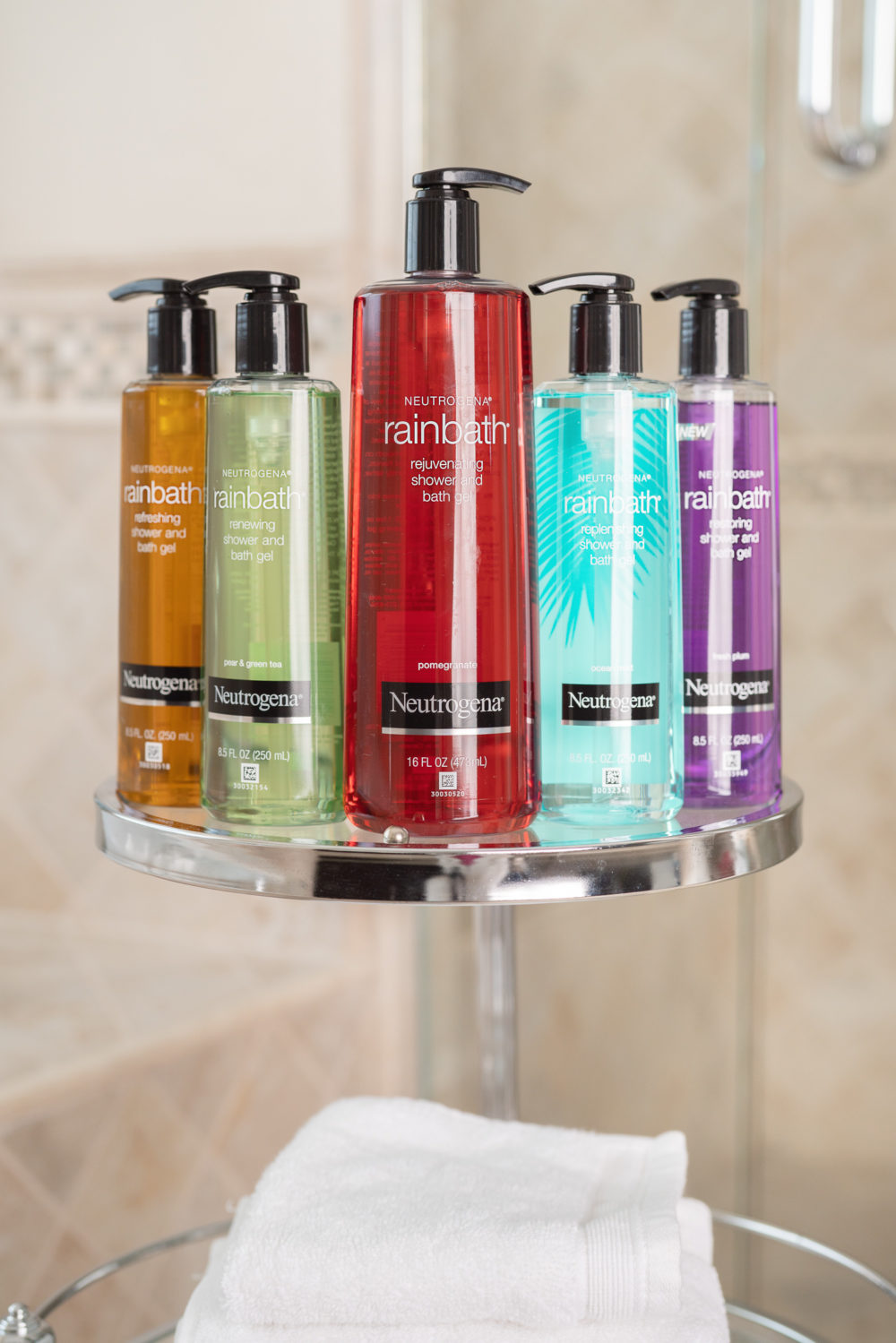 Petite Fashion and Style Blog | Neutrogena Rain Bath Review.