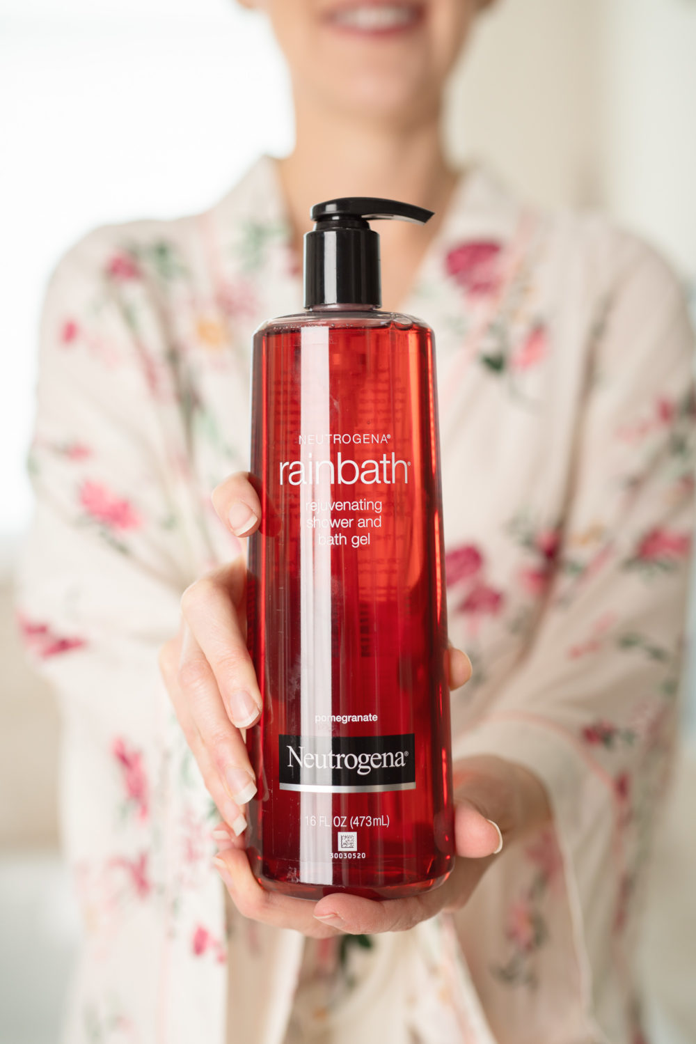 Petite Fashion and Style Blog | Neutrogena Rain Bath Review.