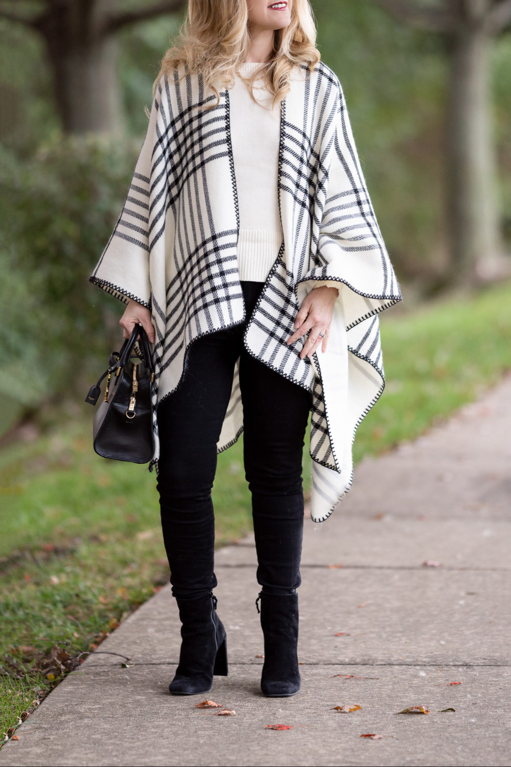 Petite Fashion and Style Blog | Winter Ponchos | Ann Taylor Friends and Family Sale