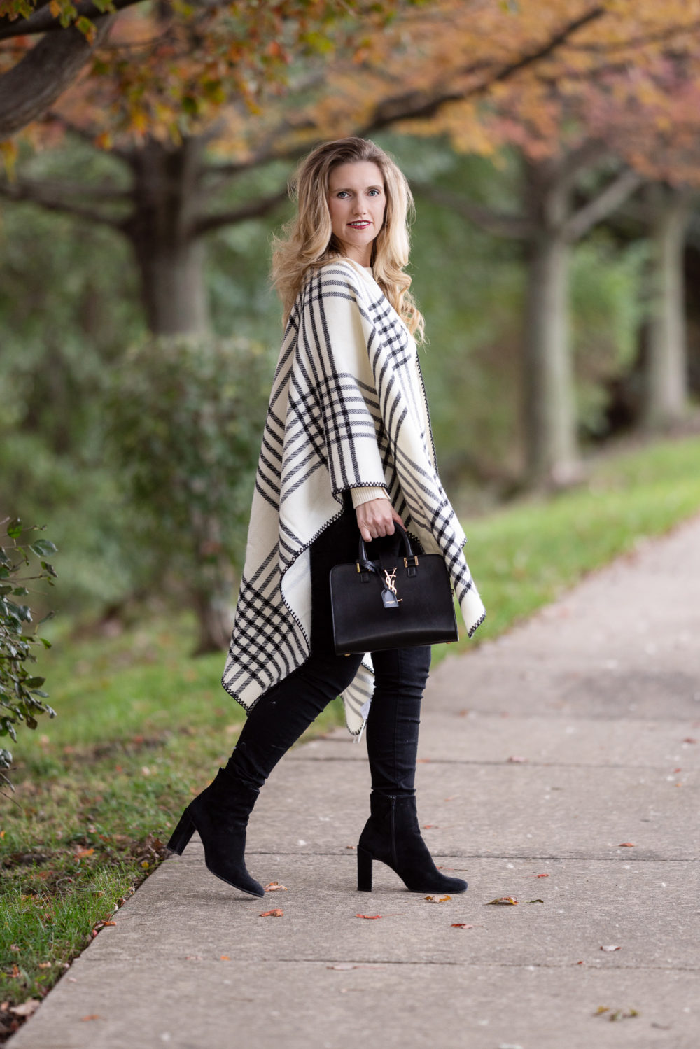 Petite Fashion and Style Blog | Winter Ponchos | Ann Taylor Friends and Family Sale