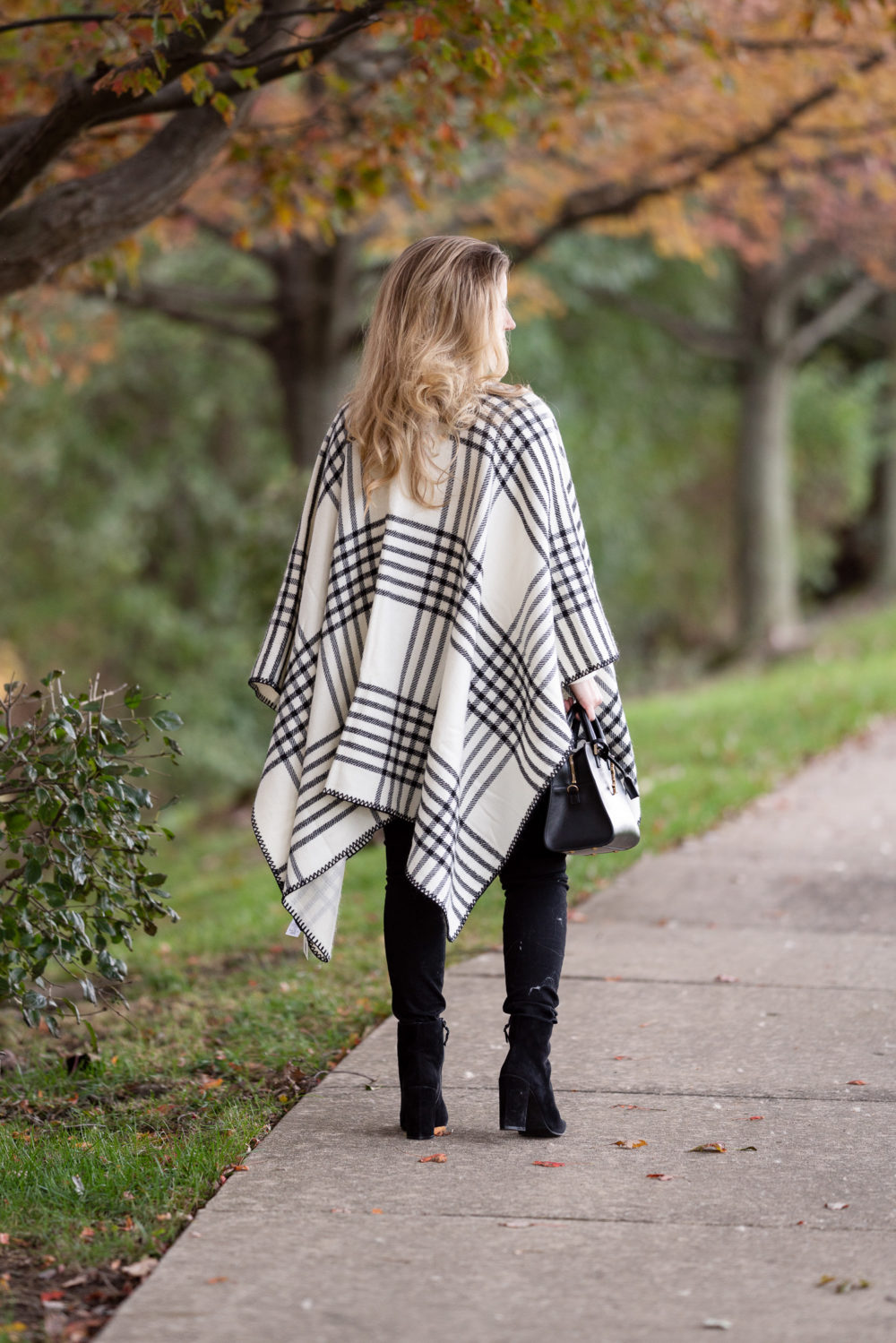 Petite Fashion and Style Blog | Winter Ponchos | Ann Taylor Friends and Family Sale