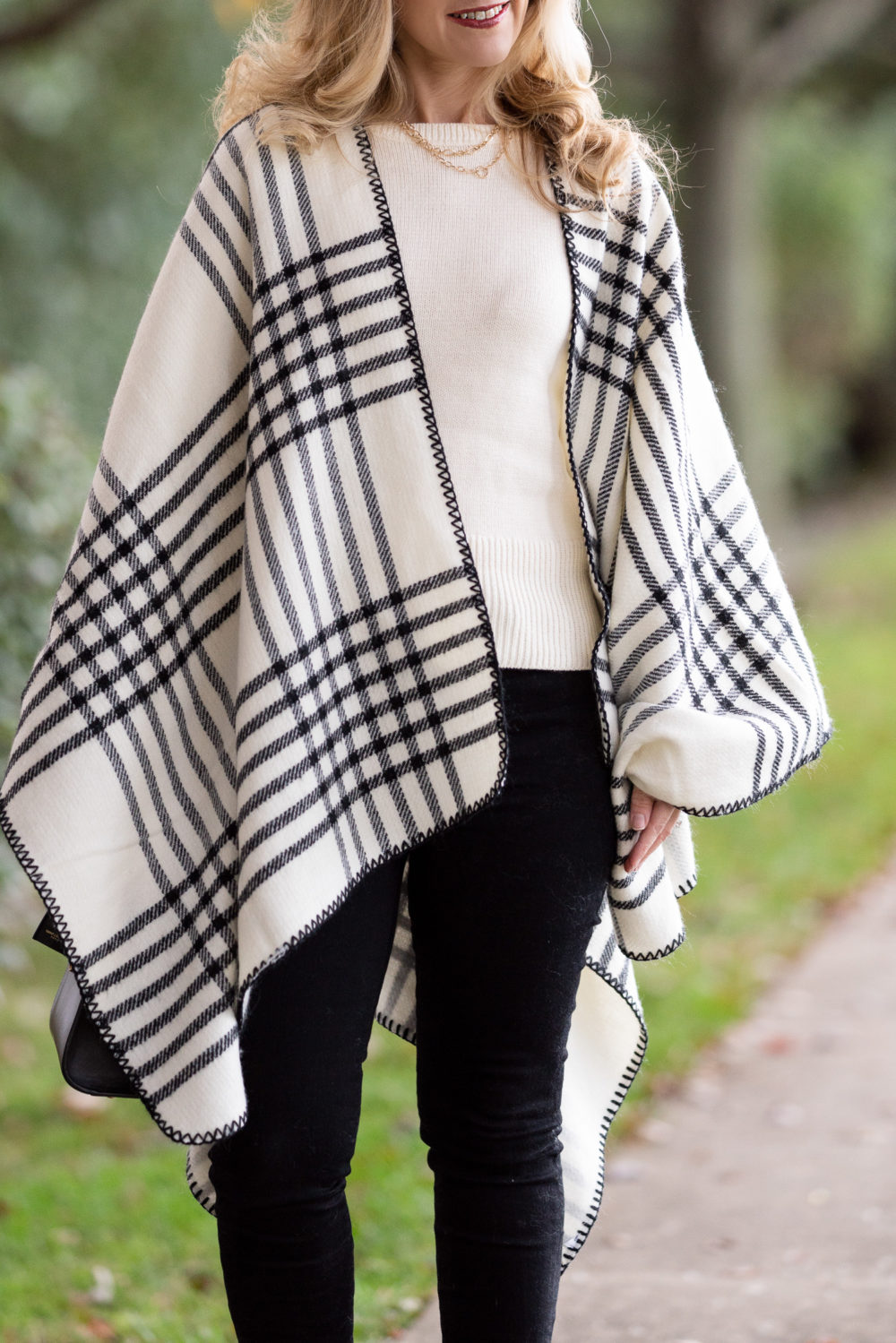 Petite Fashion and Style Blog | Winter Ponchos | Ann Taylor Friends and Family Sale