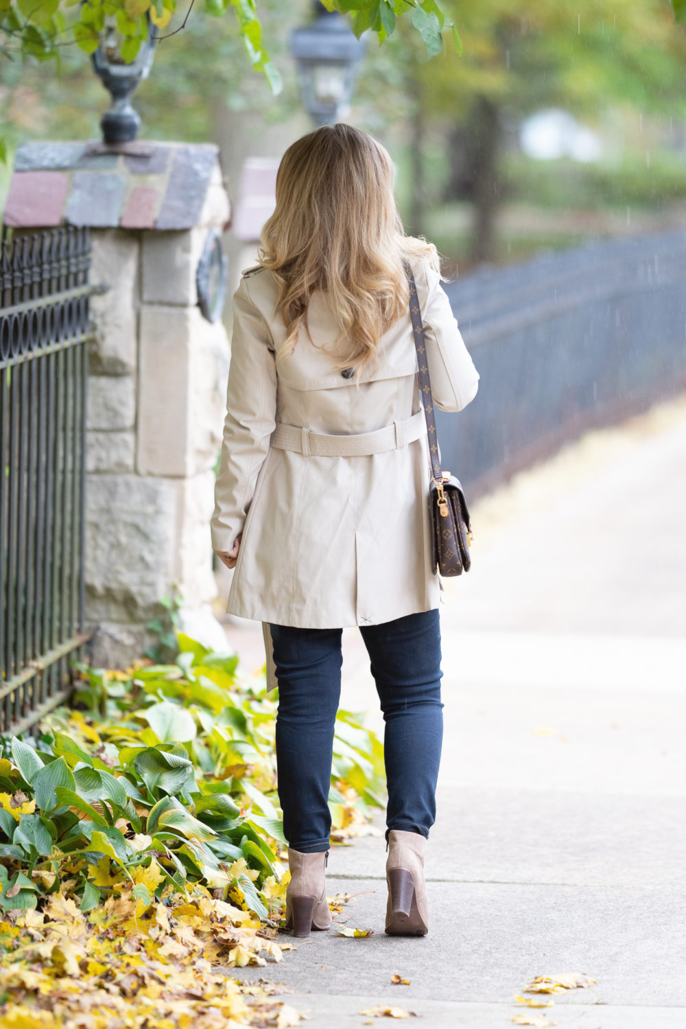 Petite Fashion and Style Blog | Winter Scarves | Ann Taylor Friends and Family Sale