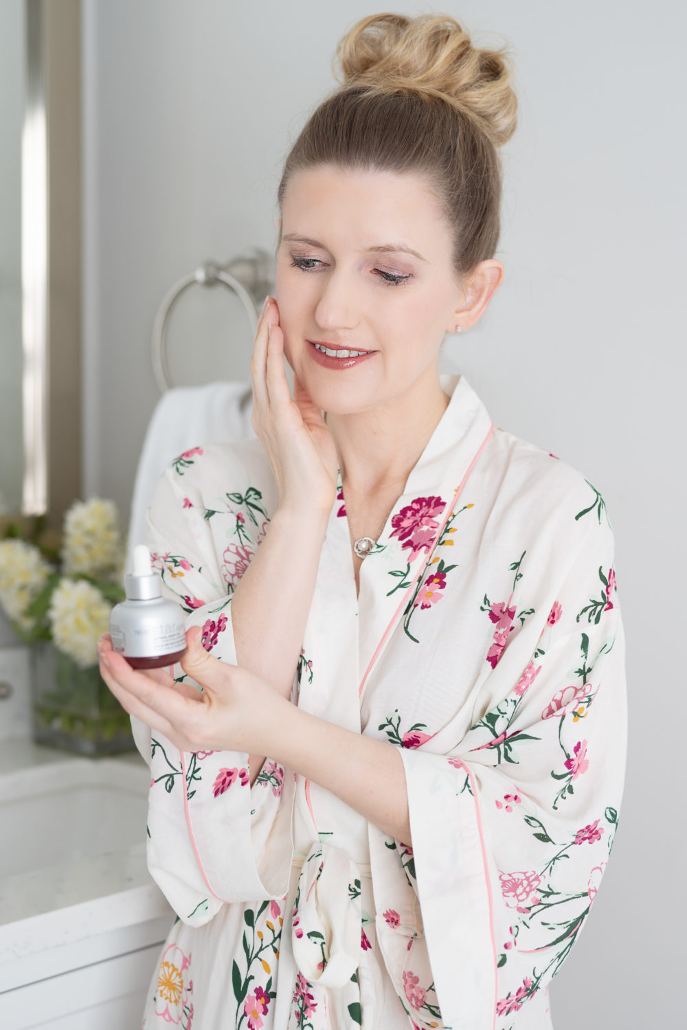 Petite Fashion and Style Blog | Strivectin Multi-Action Restorative Skin Firming Cream | Strivectin Intensive Eye Cream for Wrinkles | Strivectin STAR Light Retinol Night Oil | Strivectin Moisture Melting Cleanser