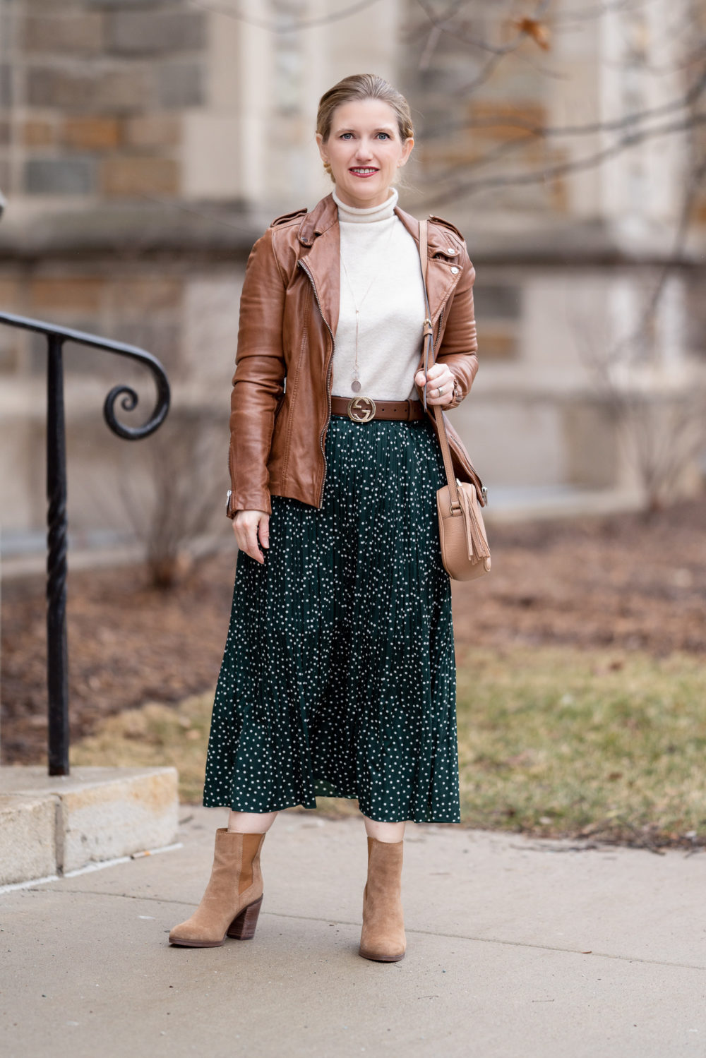 Petite Fashion Blog | Petite Style | Amazon Prettygarden Midi Skirt With Pockets | Gucci Soho Disco Crossbody Bag