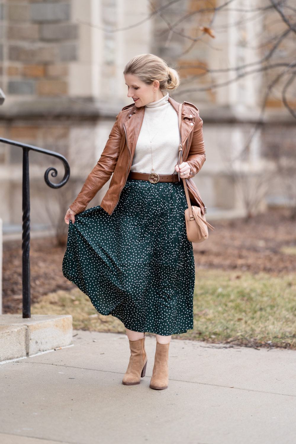 Petite Fashion Blog | Petite Style | Amazon Prettygarden Midi Skirt With Pockets | Gucci Soho Disco Crossbody Bag