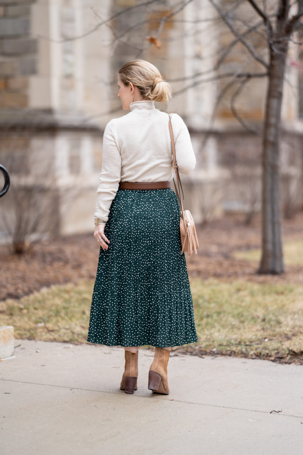 Petite Fashion Blog | Petite Style | Amazon Prettygarden Midi Skirt With Pockets | Gucci Soho Disco Crossbody Bag