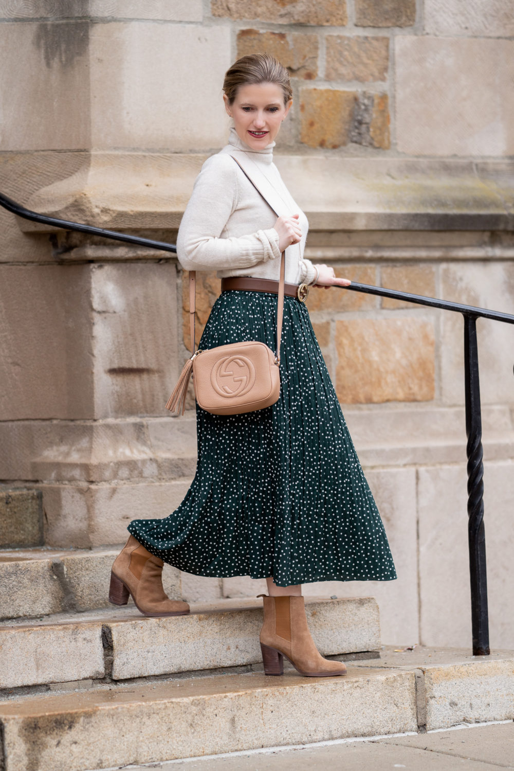 Petite Fashion Blog | Petite Style | Amazon Prettygarden Midi Skirt With Pockets | Gucci Soho Disco Crossbody Bag
