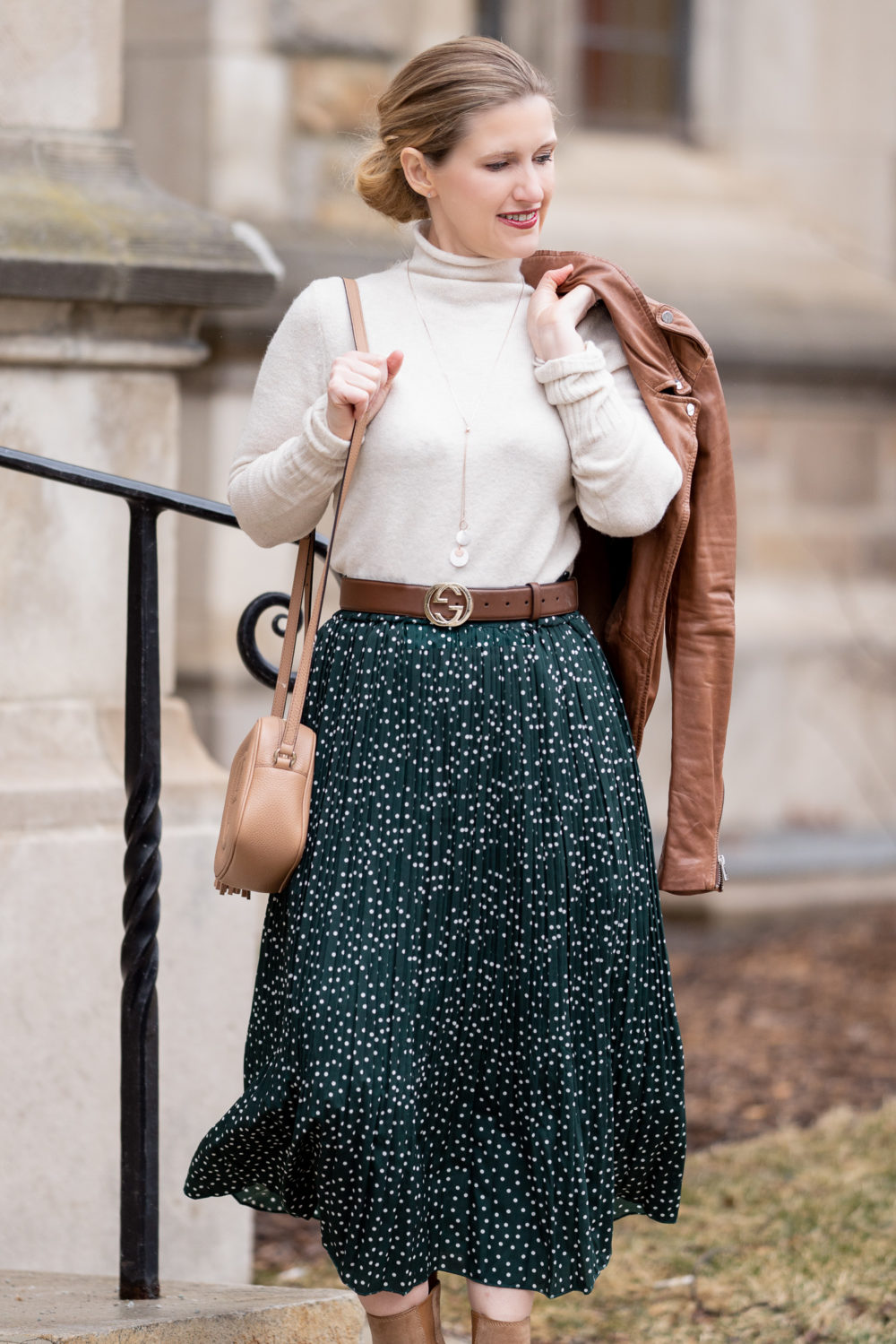 Petite Fashion Blog | Petite Style | Amazon Prettygarden Midi Skirt With Pockets | Gucci Soho Disco Crossbody Bag