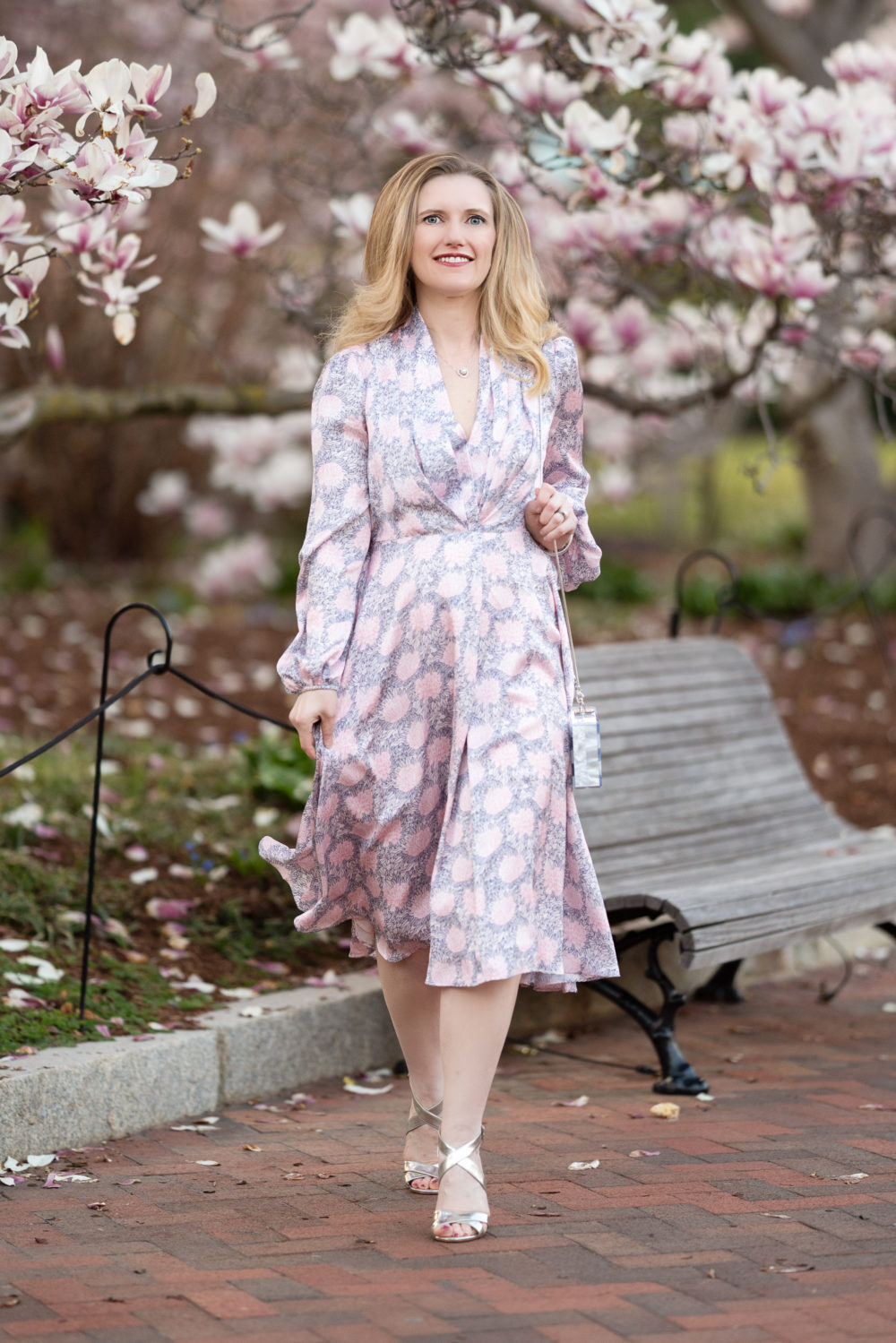 Petite Fashion Blog | Smithsonian Gardens | Gal Meets Glam Dresses | Magnolia Trees in Bloom | Magnolia Trees