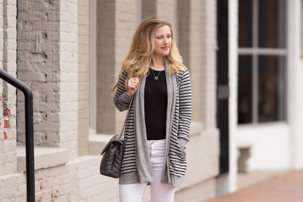 https://thebluehydrongeas.com/wp-content/uploads/2019/04/Petite-Fashion-Blog-Gibson-Cozy-Ribbed-Cardigan-3.jpg