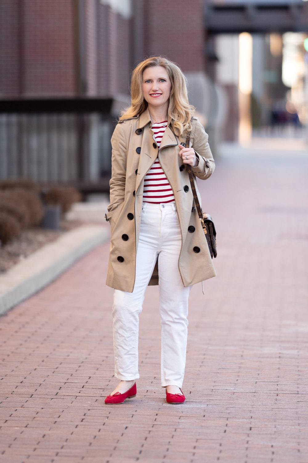 Petite Fashion Blog | MargauxNY Ballerina Flats | MargauxNY Demi Flats | Margaux NY Review | Everlane Cheeky Straight Jeans | Burberry Sandringham Trench | Louis Vuitton Pochette Mettis