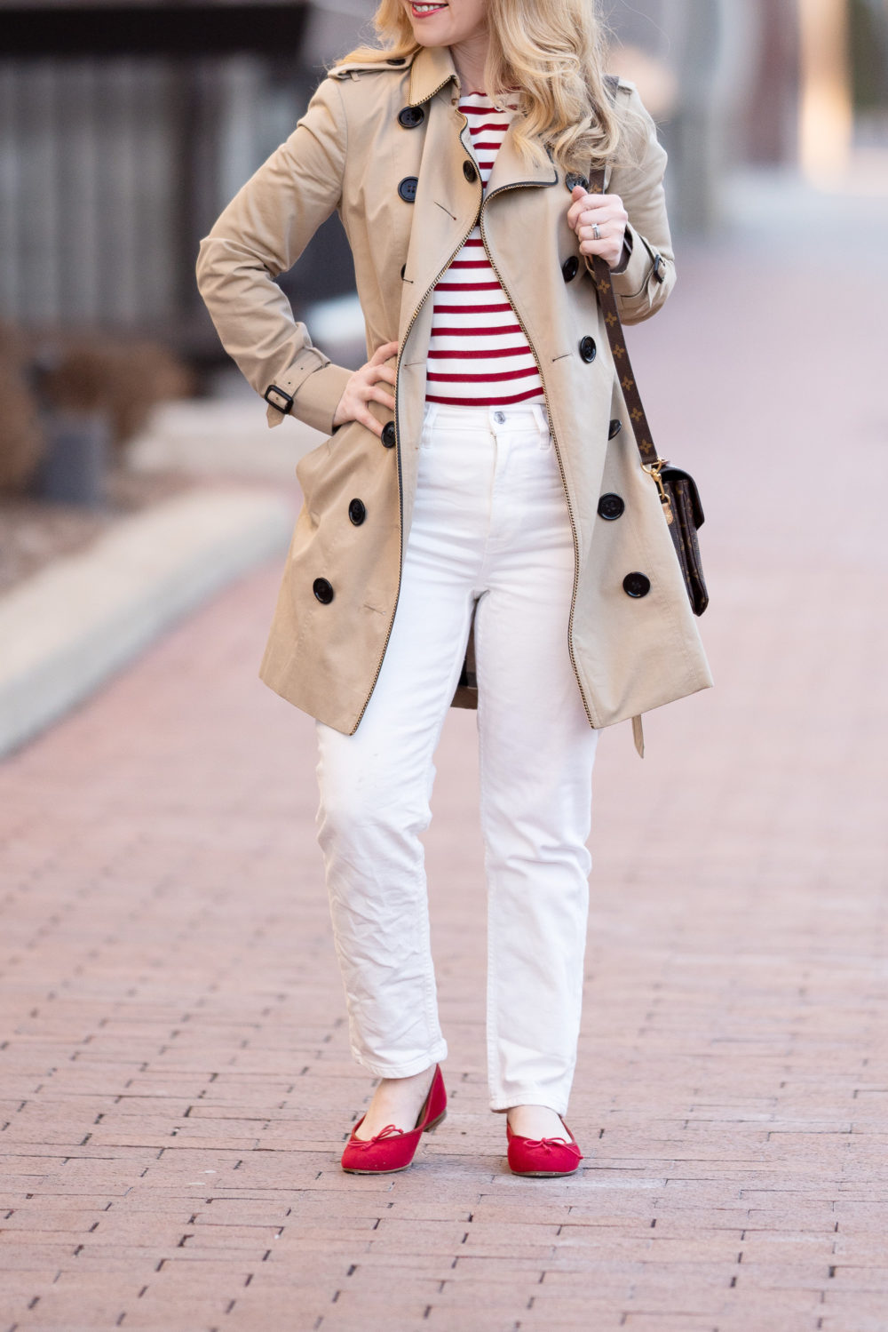 Petite Fashion Blog | MargauxNY Ballerina Flats | MargauxNY Demi Flats | Margaux NY Review | Everlane Cheeky Straight Jeans | Burberry Sandringham Trench | Louis Vuitton Pochette Mettis