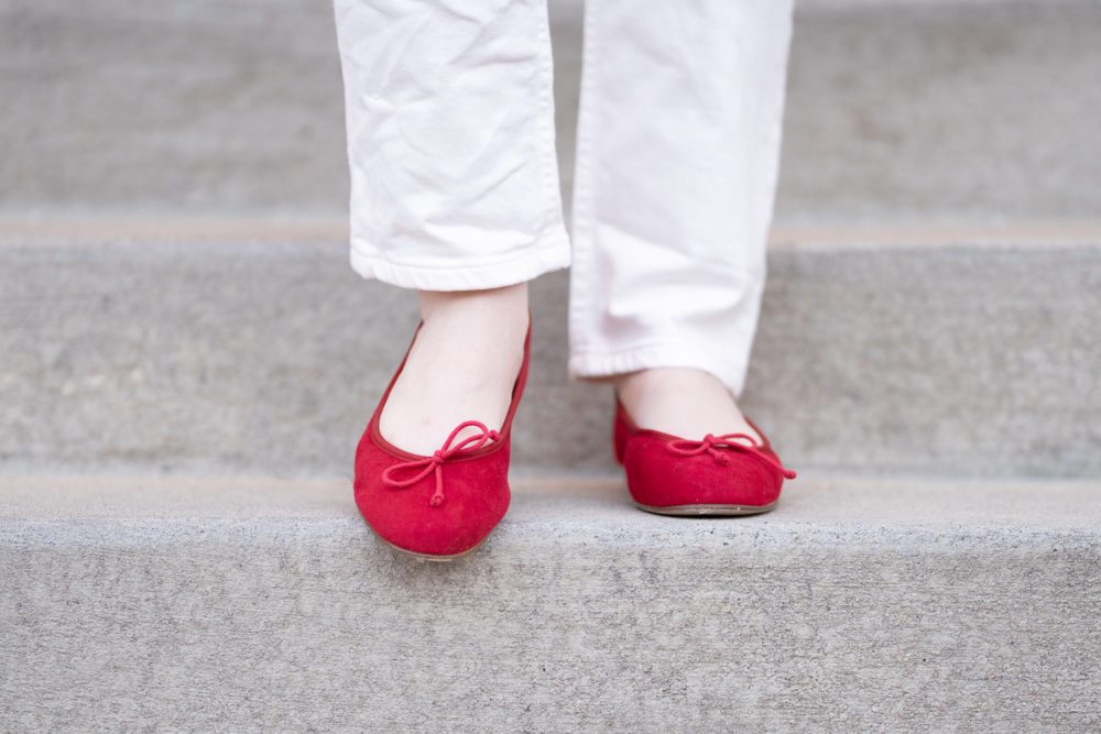 Petite Fashion Blog | MargauxNY Ballerina Flats | MargauxNY Demi Flats | Margaux NY Review | Everlane Cheeky Straight Jeans | Burberry Sandringham Trench | Louis Vuitton Pochette Mettis