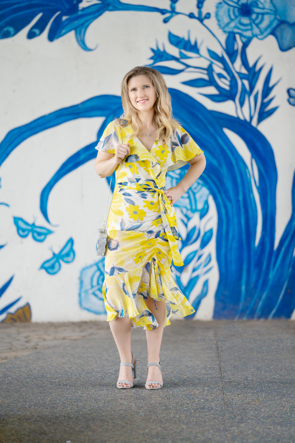 Petite Fashion Blog | 3rd Year Blogging Anniversary | Eliza J Chiffon Faux Wrap Dress | Ping Tong Park Chicago Wall