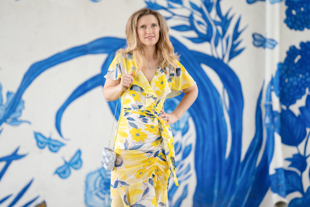 Petite Fashion Blog | 3rd Year Blogging Anniversary | Eliza J Chiffon Faux Wrap Dress | Ping Tong Park Chicago Wall