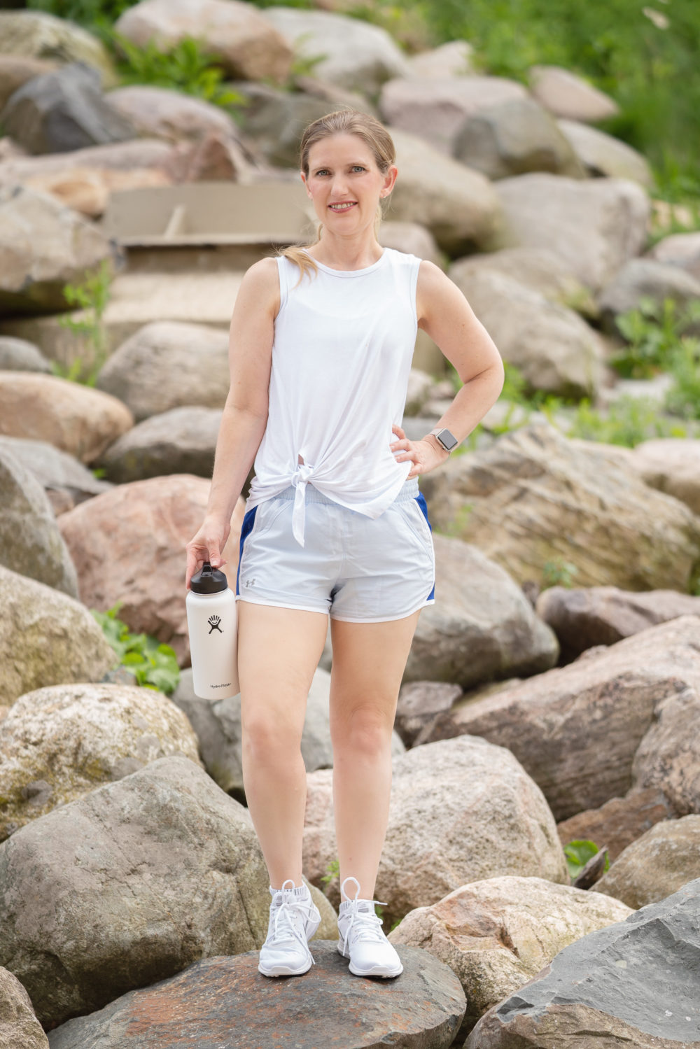 Petite Fashion Blog | Amazon Activewear | Bestisun Tie Knot Tank Top | Nike Women's in-Season Trainer 7 Cross | Under Armour Fly By Running Shorts
