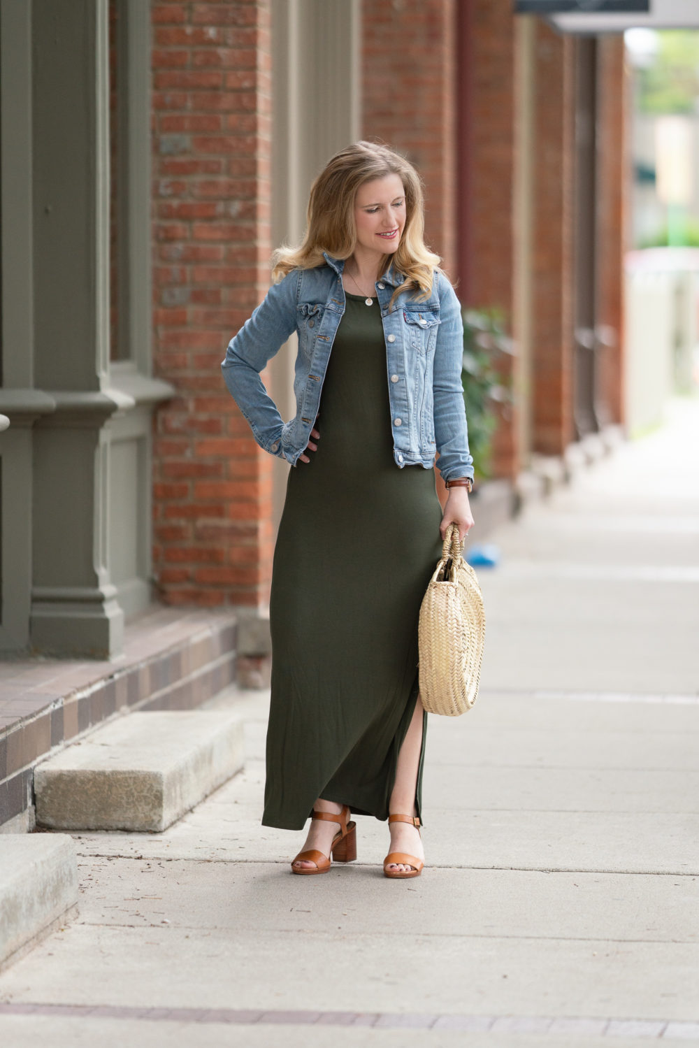 Petite Fashion Blog | Amazon Daily Ritual Maxi Dress | Levis Trucker Denim Jacket