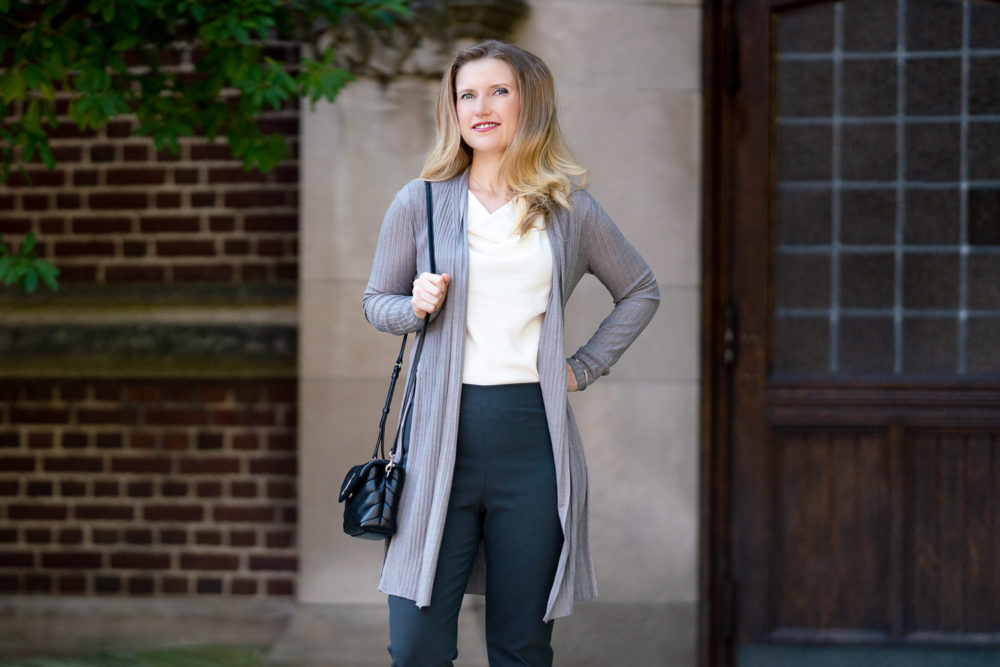 Petite Fashion Blog | MM LaFleur Graham Kimono | MM LaFleur Oshima Pants | Travel-Friendly Workwear