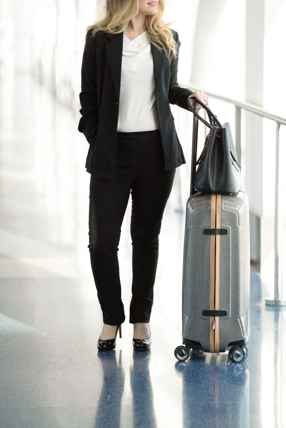 Petite Fashion Blog | MM LaFleur Moreland Jacket | MM LaFleur Foster Pants | Packable Suiting | Travel-Friendly Suits