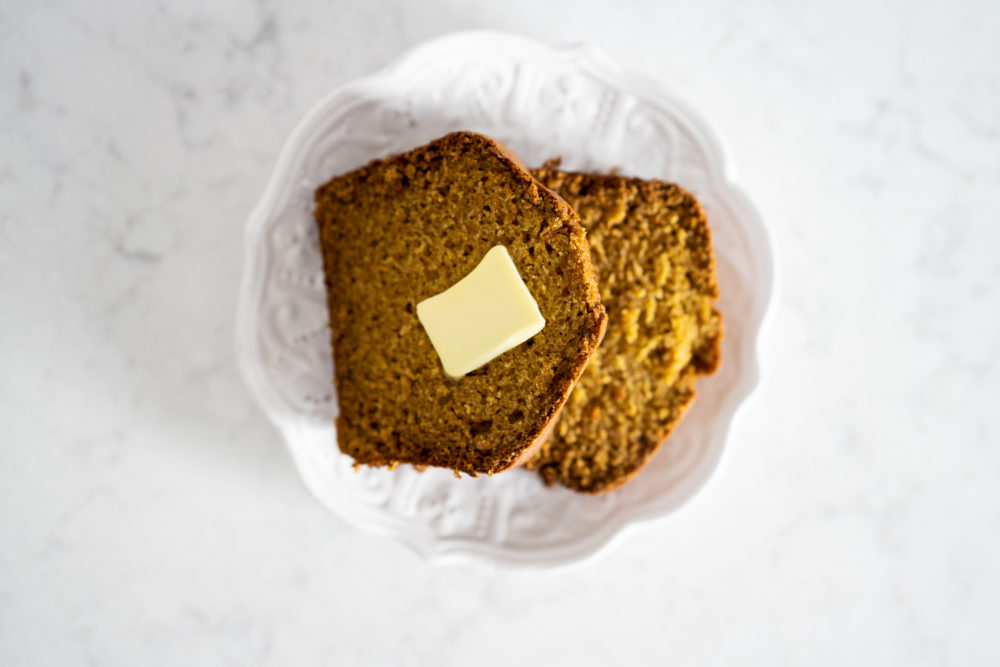 Petite Fashion Blog | Fall Home Decor Inspiration | Best Pumpkin Bread Recipe