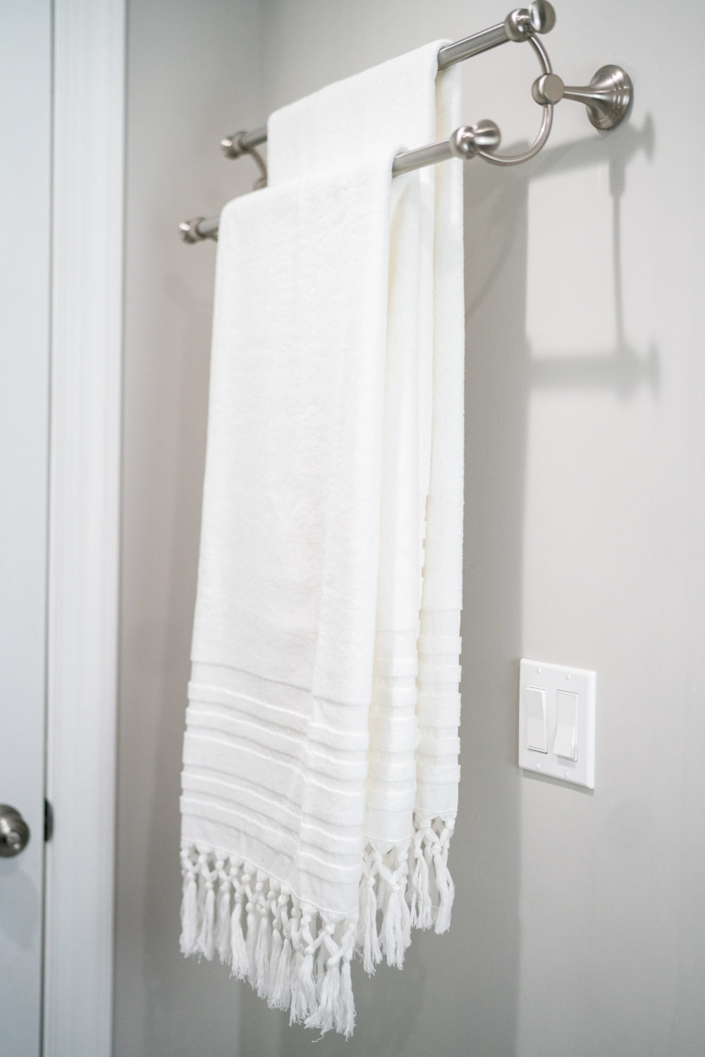 Petite Fashion Blog | Serena and Lily Bedding | Serena and Lily Towels | Serena and Lily Sale | Minted Artwork