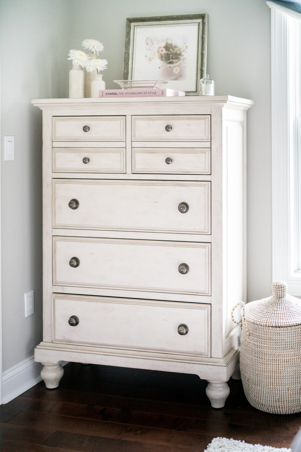 Petite Fashion Blog | Serena and Lily Bedding | Serena and Lily Towels | Serena and Lily Sale | Minted Artwork