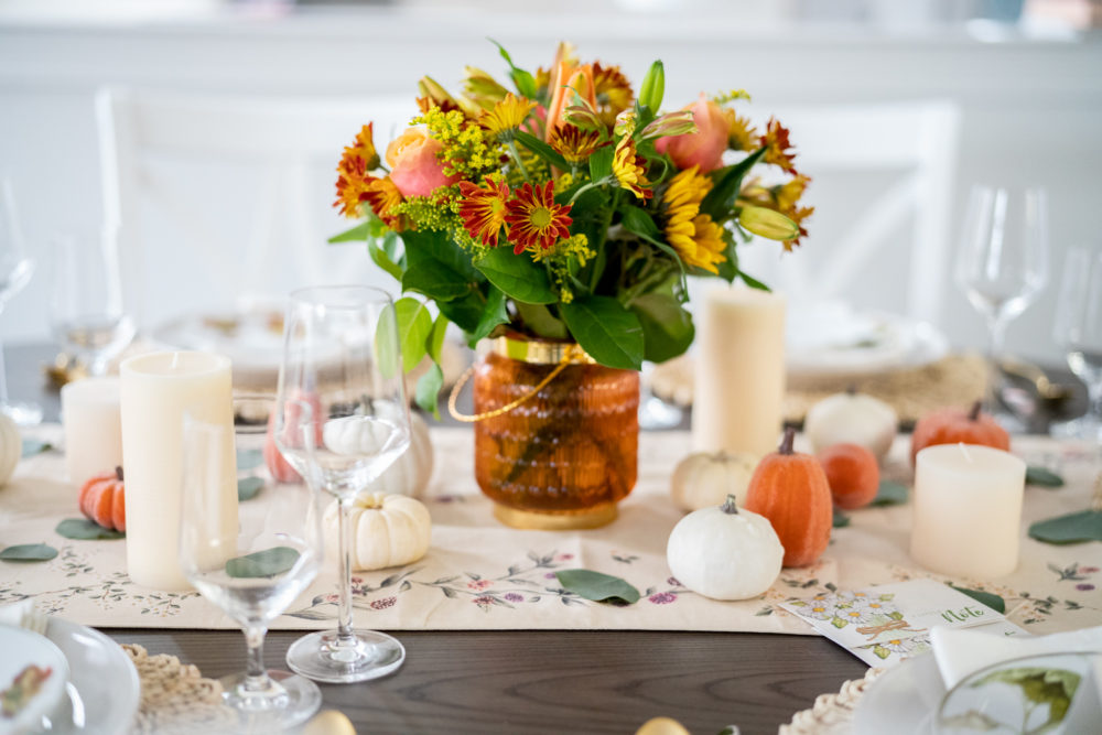 Petite Fashion Blog | FTD Flowers | FTD Thanksgiving Bouquet | Thanksgiving table decor | Thanksgiving tablescape | Pumpkin Pie recipe | 