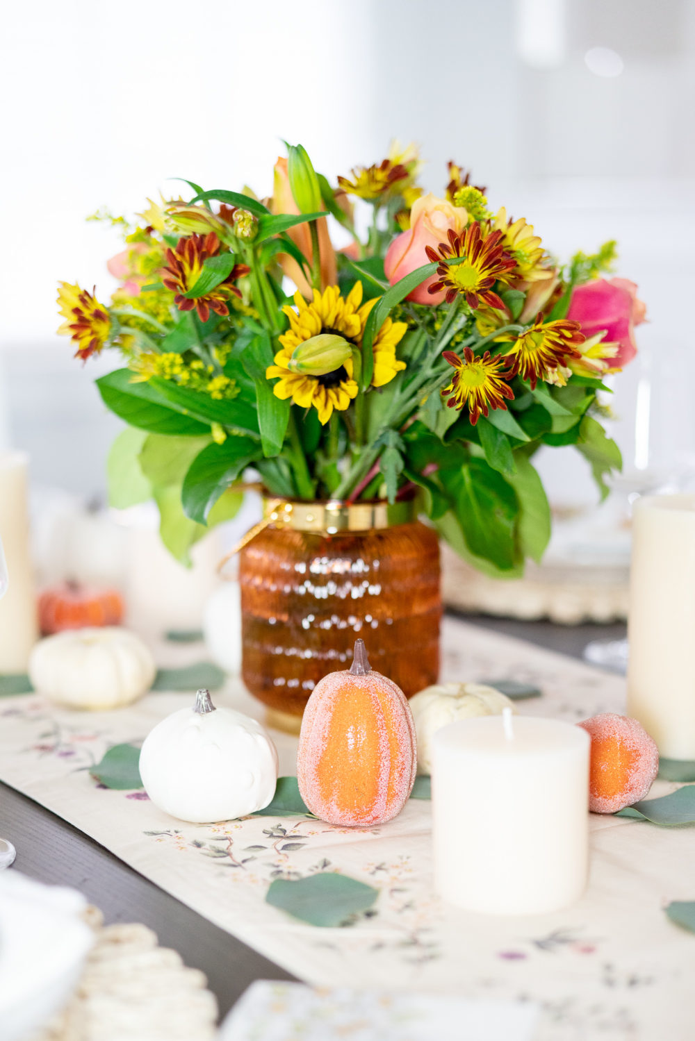 Petite Fashion Blog | FTD Flowers | FTD Thanksgiving Bouquet | Thanksgiving table decor | Thanksgiving tablescape | Pumpkin Pie recipe | 