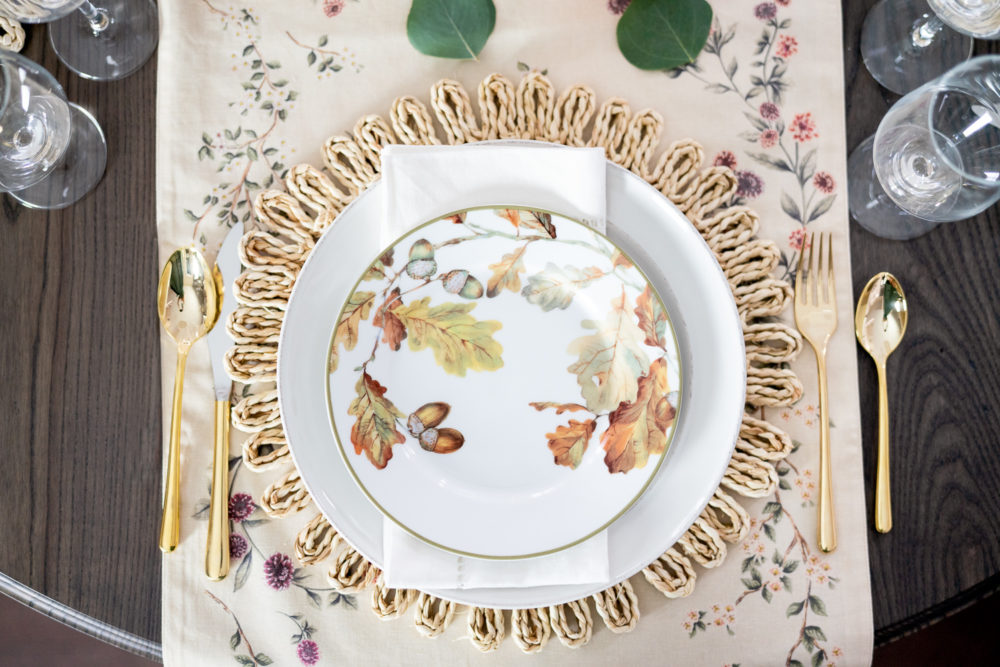 Petite Fashion Blog | FTD Flowers | FTD Thanksgiving Bouquet | Thanksgiving table decor | Thanksgiving tablescape | Pumpkin Pie recipe | 