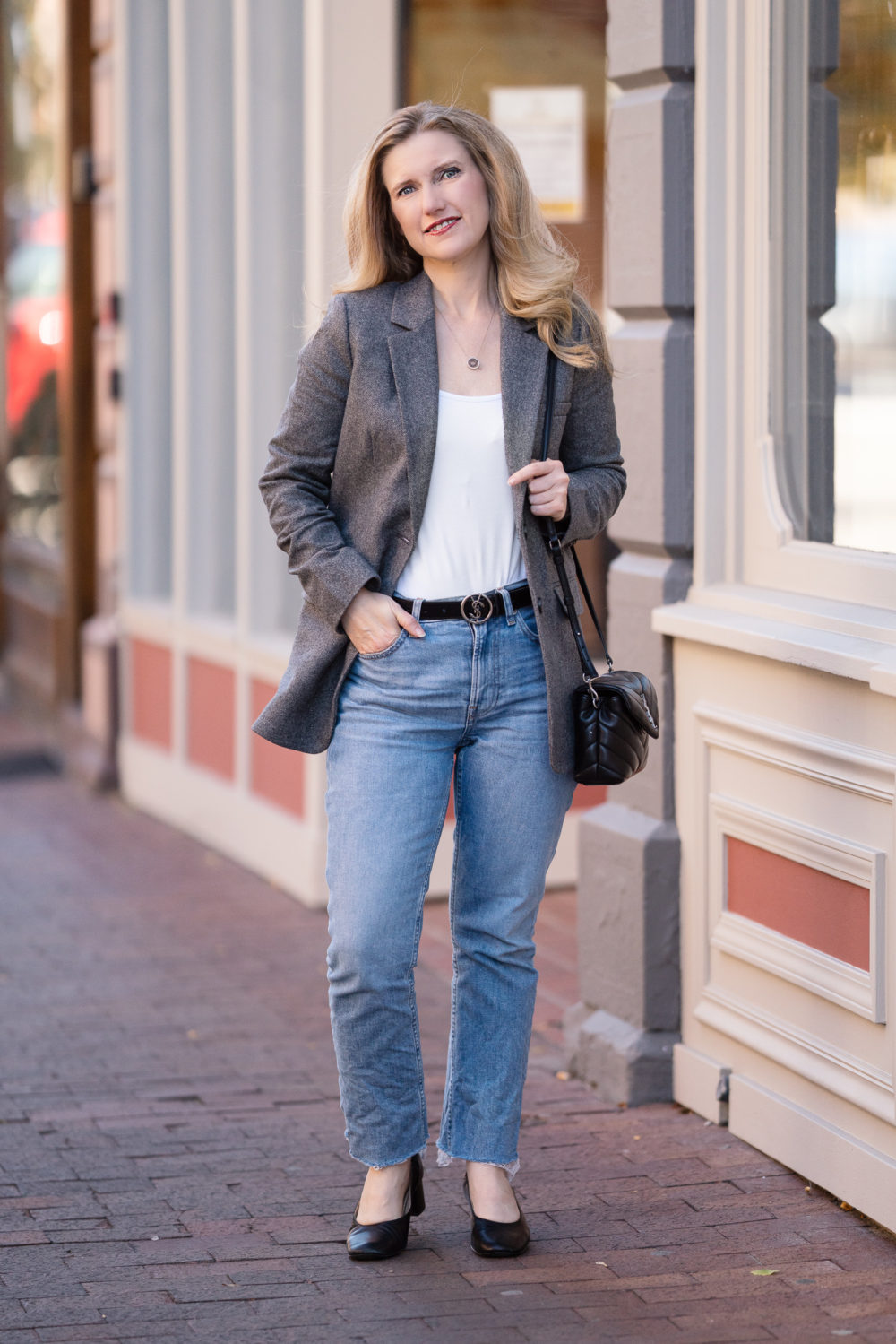 Petite Fashion Blog | Everlane Kick Crop Jeans | Everlane Day Heel | Everlane Oversized Blazer