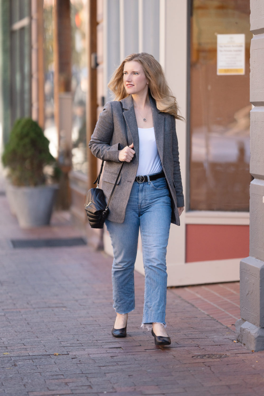 Petite Fashion Blog | Everlane Kick Crop Jeans | Everlane Day Heel | Everlane Oversized Blazer