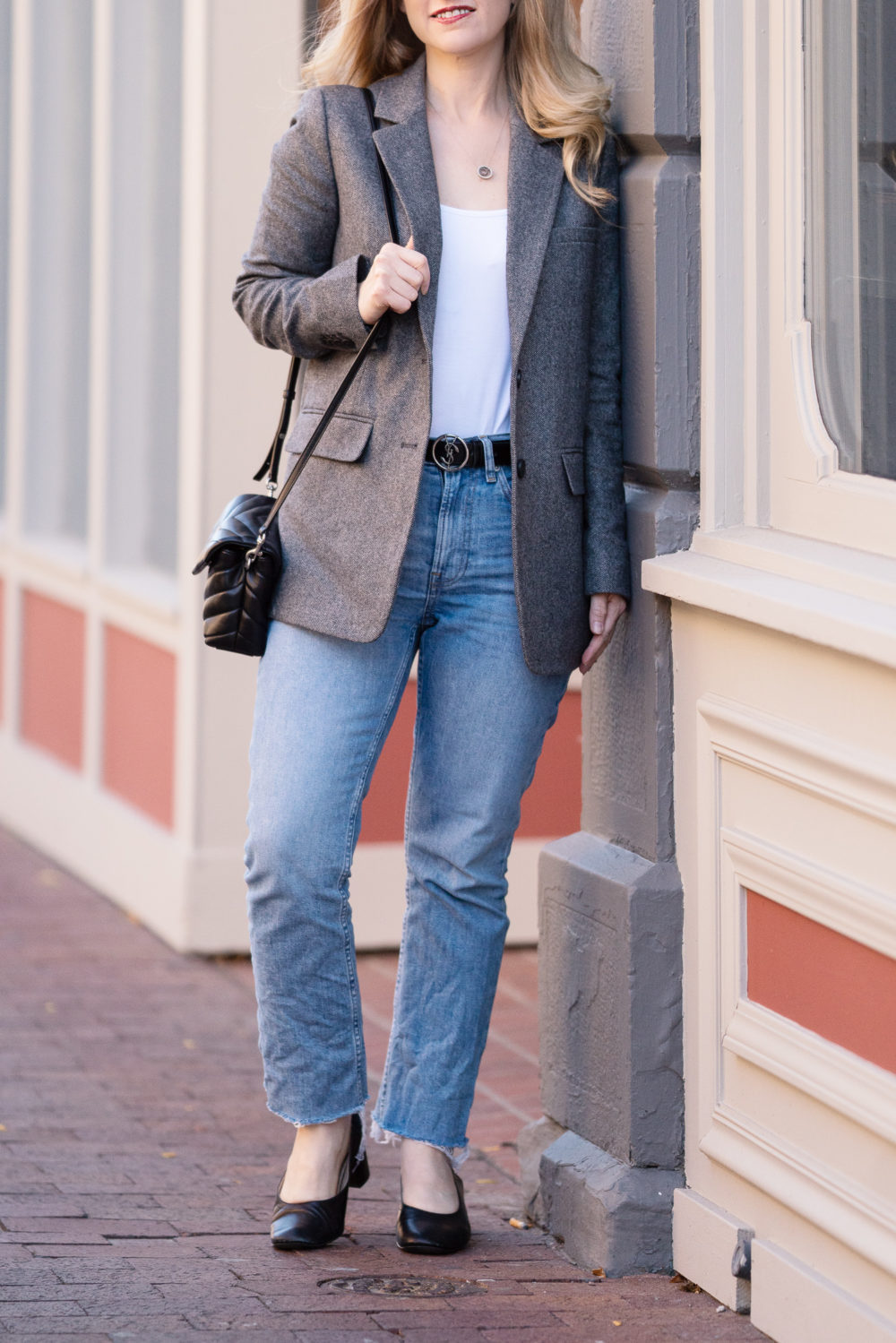 Petite Fashion Blog | Everlane Kick Crop Jeans | Everlane Day Heel | Everlane Oversized Blazer