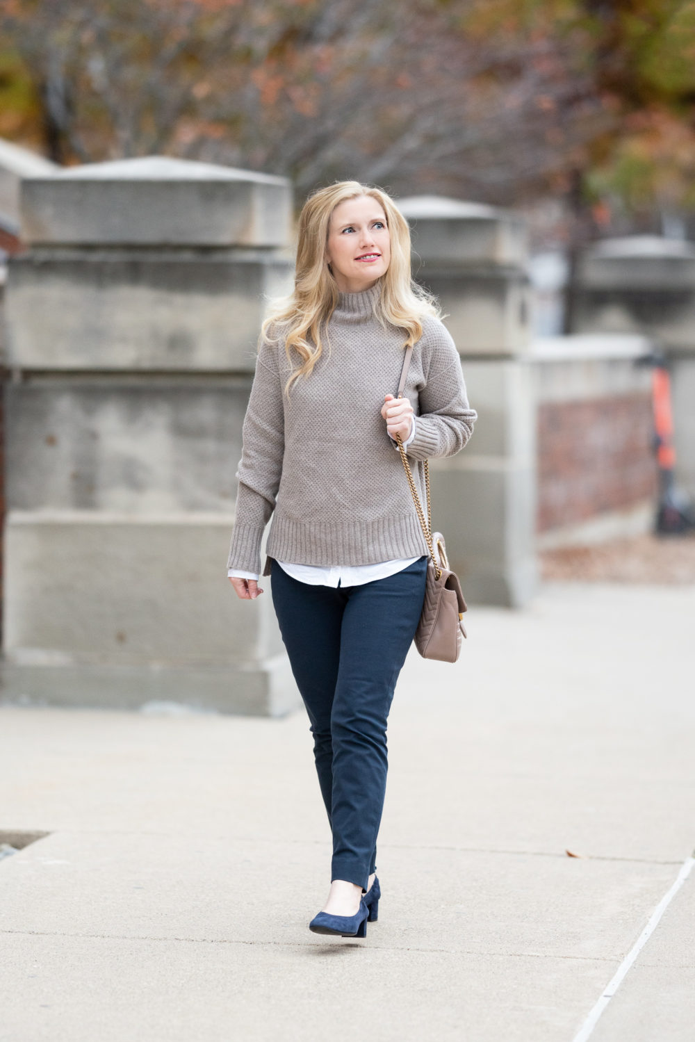 Petite Fashion Blog | Everlane ReCashmere Stroopwafel Turtleneck | Everlane Day Heel | Everlane Side Zip Work Pants