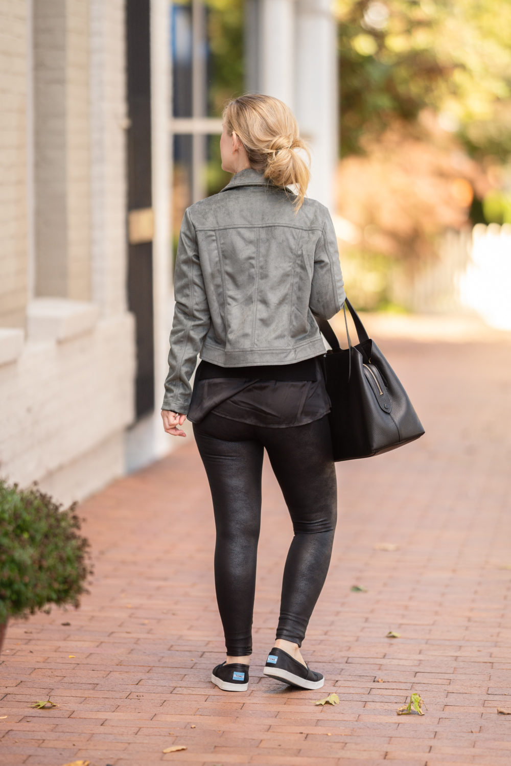 Petite Fashion Blog | Peach Fall Collection | Peach Moto Jacket | Cuyana Tote